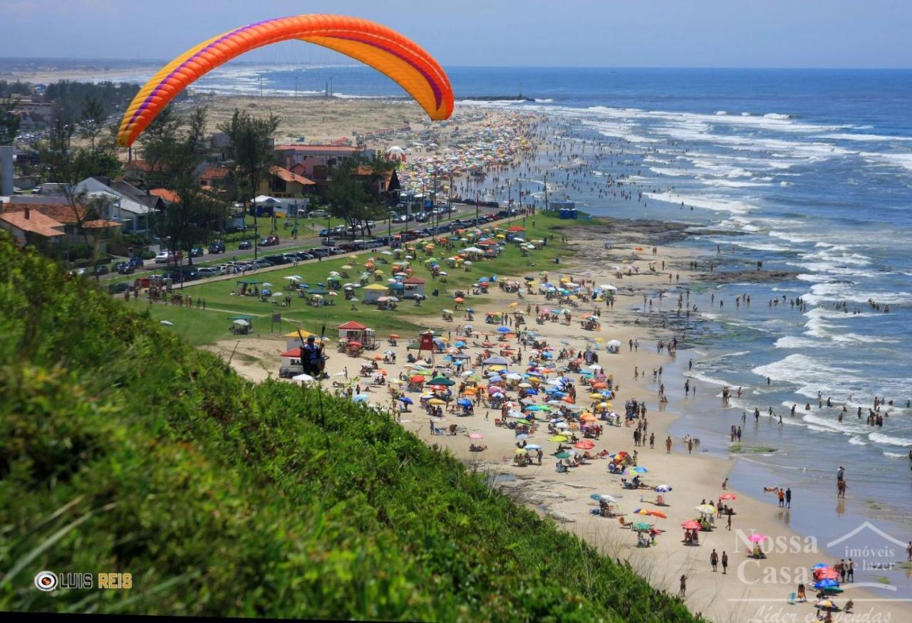 فيلا Casa De 2 Quartos Com 2 Ares-Condicionados Em Torres-Rs - Na Mais Bela Praia Gaucha - Cozinha - Banheiro - Tv Smart 32 E Wi-Fi - Estacionamento - Anfitria Superhost No Bnb المظهر الخارجي الصورة
