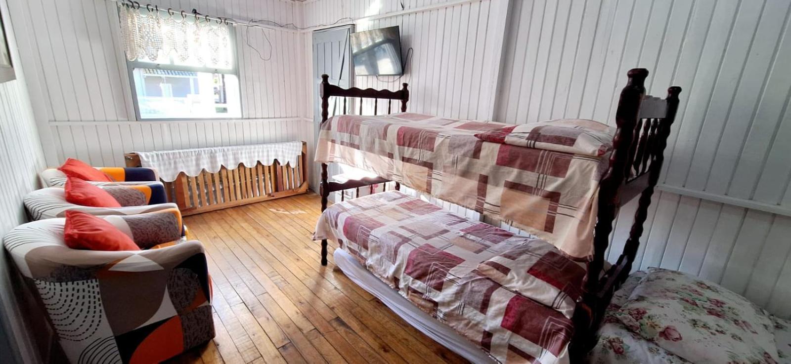 فيلا Casa De 2 Quartos Com 2 Ares-Condicionados Em Torres-Rs - Na Mais Bela Praia Gaucha - Cozinha - Banheiro - Tv Smart 32 E Wi-Fi - Estacionamento - Anfitria Superhost No Bnb المظهر الخارجي الصورة