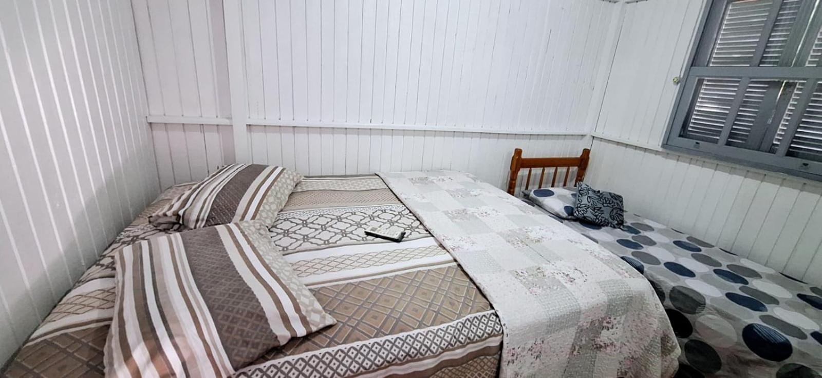 فيلا Casa De 2 Quartos Com 2 Ares-Condicionados Em Torres-Rs - Na Mais Bela Praia Gaucha - Cozinha - Banheiro - Tv Smart 32 E Wi-Fi - Estacionamento - Anfitria Superhost No Bnb المظهر الخارجي الصورة